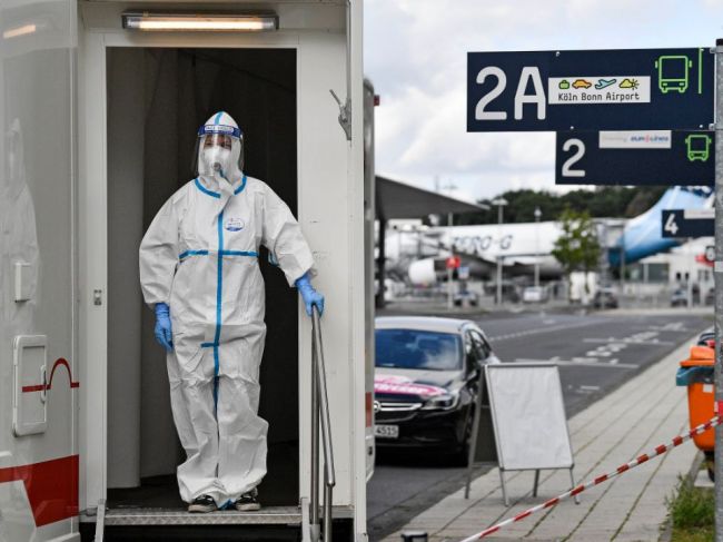 Nárast počtu prípadov nákazy koronavírusom vyvoláva v Nemecku znepokojenie
