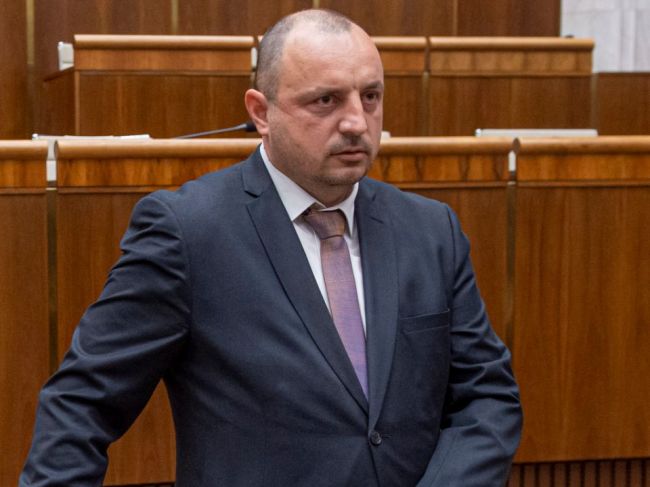 Kyselica sa vráti do parlamentu, opozícia chce iniciovať ďalší výbor