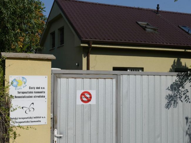 Súd zrušil verdikt o odobratí akreditácie pre Čistý deň, MPSVR zváži právne kroky