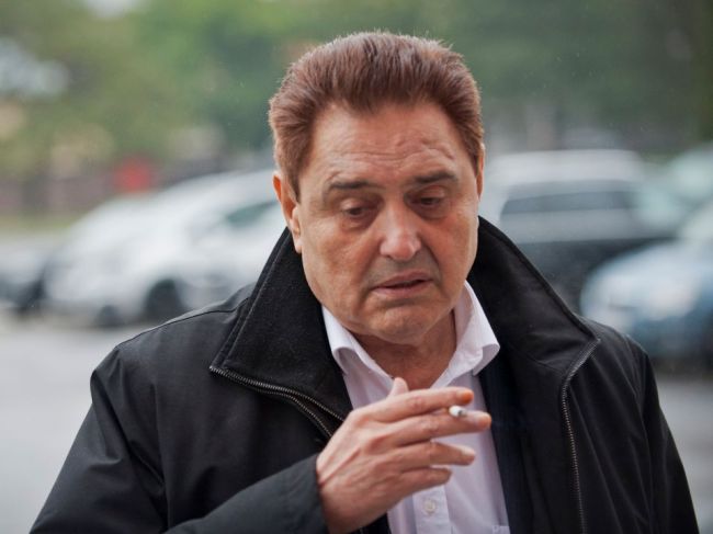Po odsúdenom Majskom je vyhlásené národné aj medzinárodné pátranie