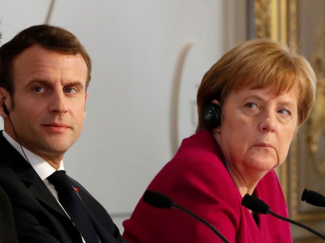 Macron údajne Merkelovú pozval na návštevu v letnom sídle na Azúrovom pobreží