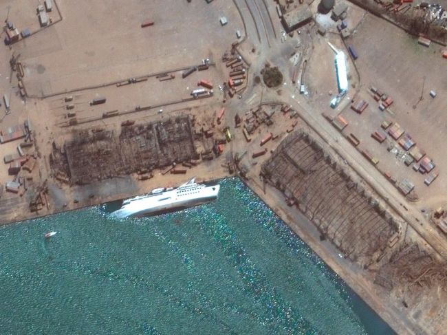 Libanonský majiteľ výletnej lode, potopenej pri výbuchu v Bejrúte, podal žalobu
