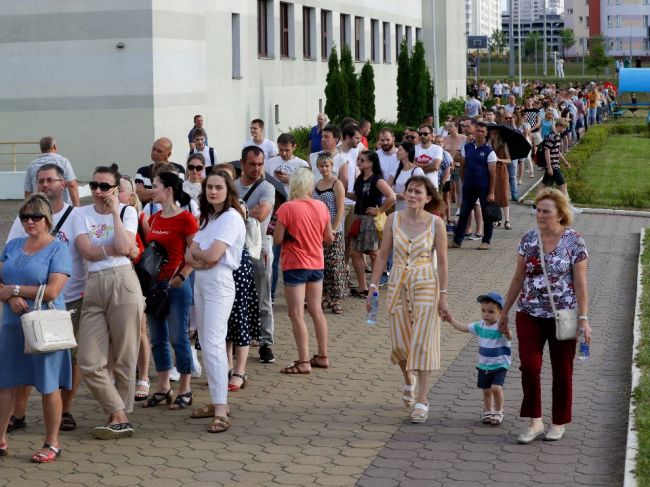 Bieloruská opozícia si počká na oficiálne výsledky, na protesty zatiaľ nevyzýva