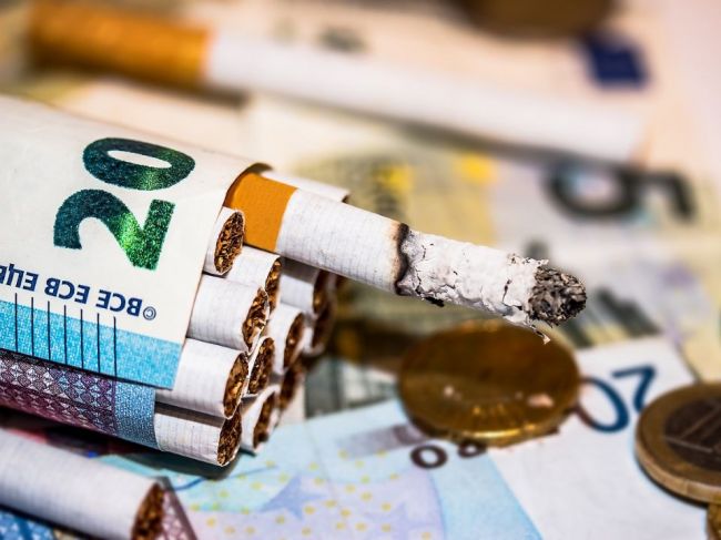Cigarety budú od februára 2021 drahšie a pod prísnejšou kontrolou