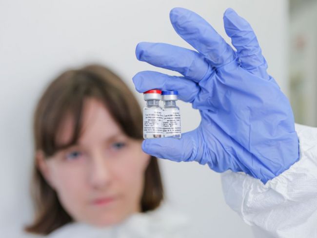WHO reagovala na správu o ruskej vakcíne proti koronavírusu