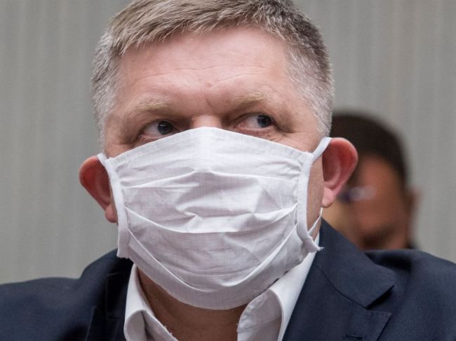 Fico: Zbierame podpisy na vyslovenie nedôvery Borisovi Kollárovi pre kauzu Tipos