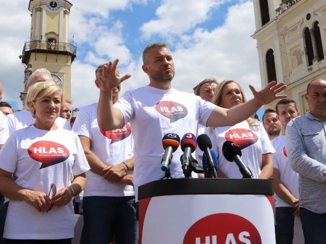 Hlas -SD požiada o registráciu strany, vyzbierali vyše 94.000 podpisov