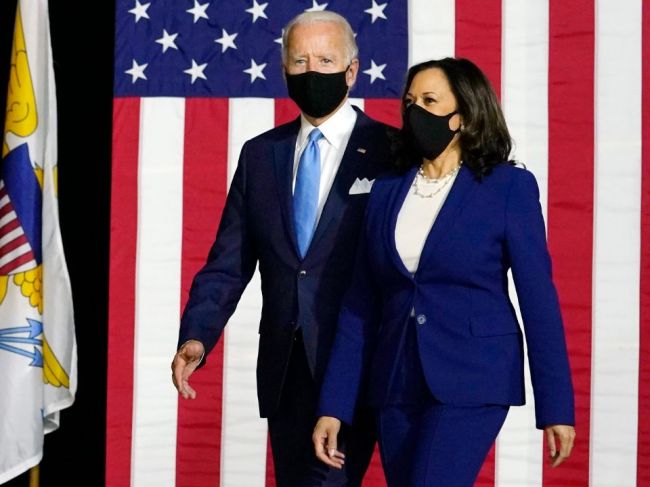 Demokrati budú mať zjazd, Biden vedie nad Trumpom o 9 percentuálnych bodov