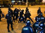 EÚ žiada dôkladné vyšetrenie policajnej brutality v Bielorusku