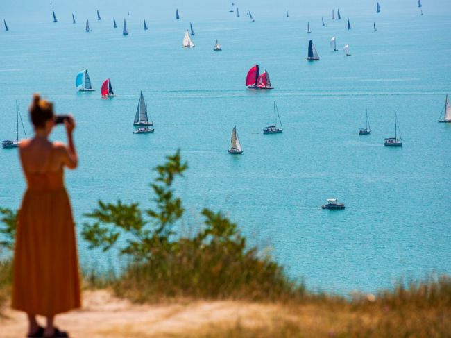 V búrke museli z Balatonu zachrániť 31 ľudí