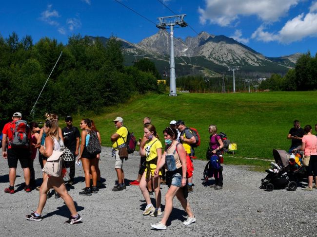 Štatistiky zatiaľ nepotvrdzujú, že Vysoké Tatry sú preplnené turistami