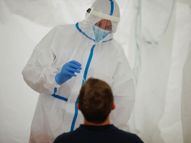 Nové prípady ochorenia COVID-19 sú importované najmä zo zahraničia