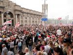 V Minsku protestujú proti Lukašenkovi desaťtisíce ľudí