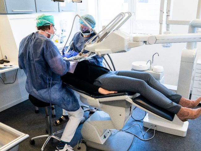 Zubní technici žiadajú zavedenie tzv. protetického štítku
