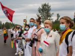 Tisíce aktivistov v Litve vytvorili ľudskú reťaz na podporu protestov v Bielorusku