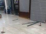 Obchodné centrum v Bratislave prepadli, lupiči odišli s prázdnymi rukami
