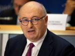 Eurokomisár Hogan po večeri v golfovom klube čelí výzvam na odstúpenie