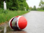 Motocyklista zahynul po zrážke s nákladným autom