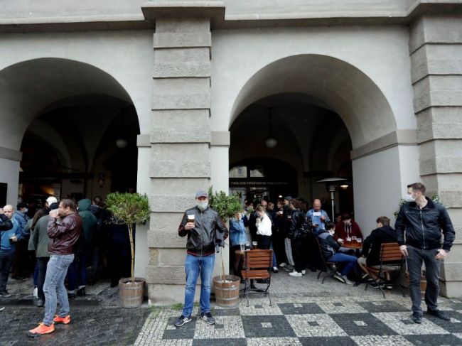 V Česku pribudlo v utorok 367 nakazených, ide o tretí najvyšší počet od začiatku pandémie