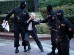 Polícia opäť rozháňala demonštrantov v Minsku, zadržala ich asi 20