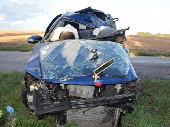 Vodič pri predbiehaní zišiel z cesty, zraneniam na mieste podľahol