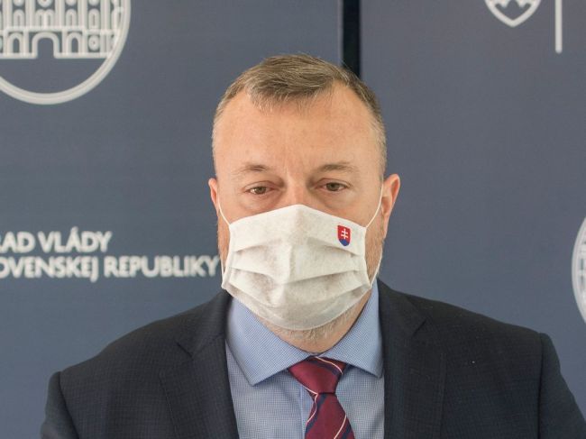 Smer-SD začne so zberom podpisov na odvolanie Krajniaka a Hegera