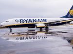 V lietadle Ryanairu našli podozrivý predmet, zadržali dvoch mužov