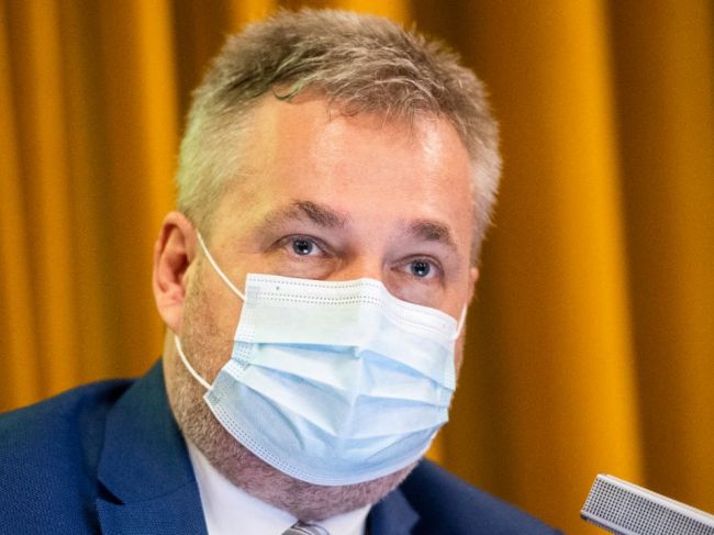 Čepček podľa Dostála predložil návrh zmien v potratoch v rozpore s rokovacím poriadkom