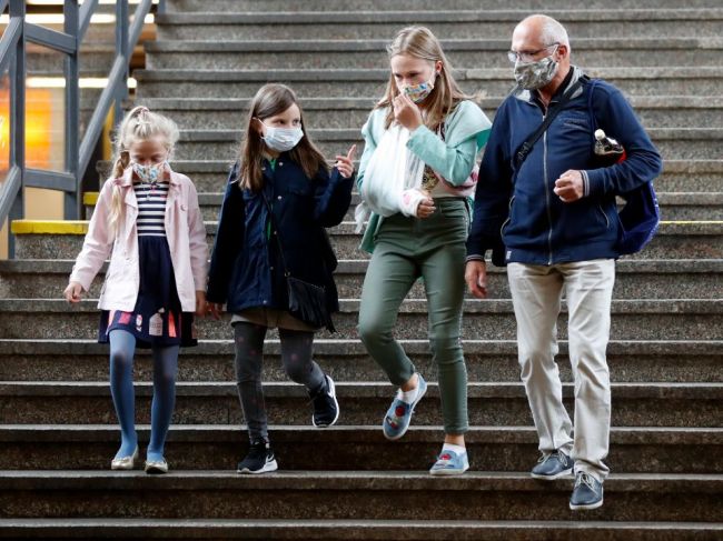 Do škôl sa vracia zhruba 693.000 žiakov, začiatok bude poznačený koronakrízou
