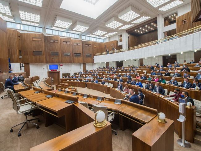Plénum schválilo novelu zákona o prokuratúre s pripomienkami prezidentky