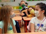 Rúško musí zakrývať ústa i nosové dierky, v škole treba mať aj náhradné