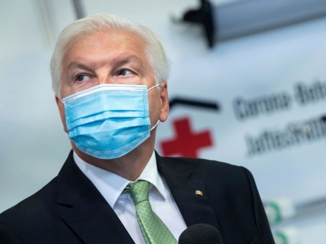 Nemecký prezident: Páchateľov otravy Navaľného musí svet hľadať v Rusku