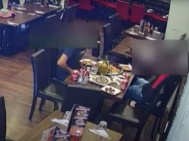 Video: Zákazník sa v reštaurácii chcel vyhnúť plateniu. Toto si pridal do jedla