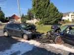 Čelnú zrážku neprežil 43-ročný muž, v druhom aute sedela opitá vodička