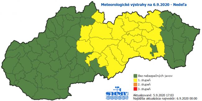 SHMÚ: Časť Slovenska v nedeľu zasiahnu búrky