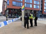 Polícia v spojitosti s víkendovými útokmi v Birminghame zatkla muža