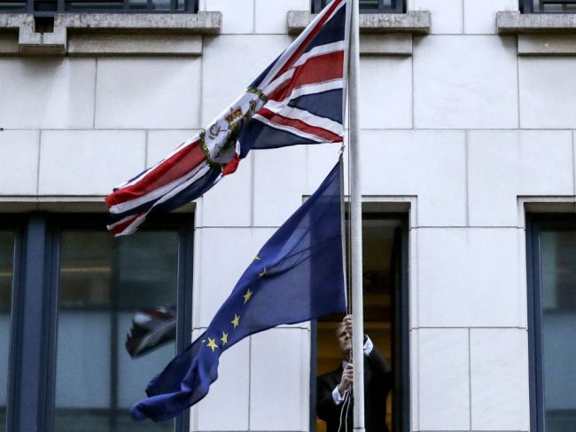 Británia údajne chce anulovať časti dohody o brexite