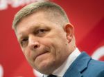 Fico vyzval Kollára, aby odstúpil z funkcie pre komunkáciu s transrodovou modelkou