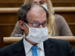 Štyria nezaradení poslanci chcú odluku politických strán od štátu