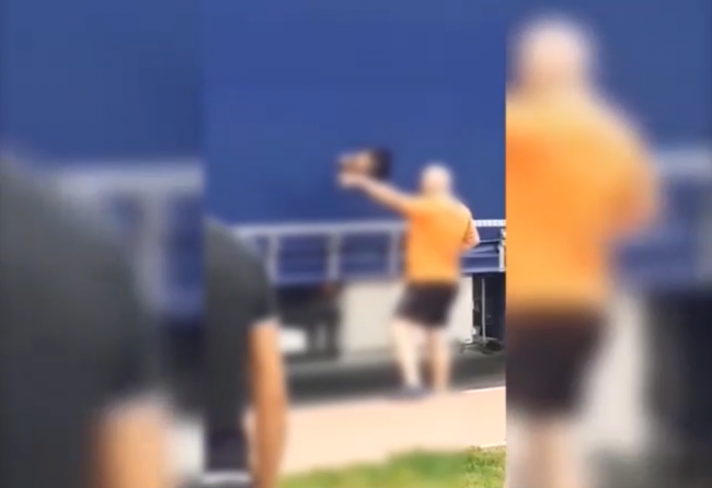 Video: Z kamióna utiekli nelegálni migranti, polícia po nich pátra