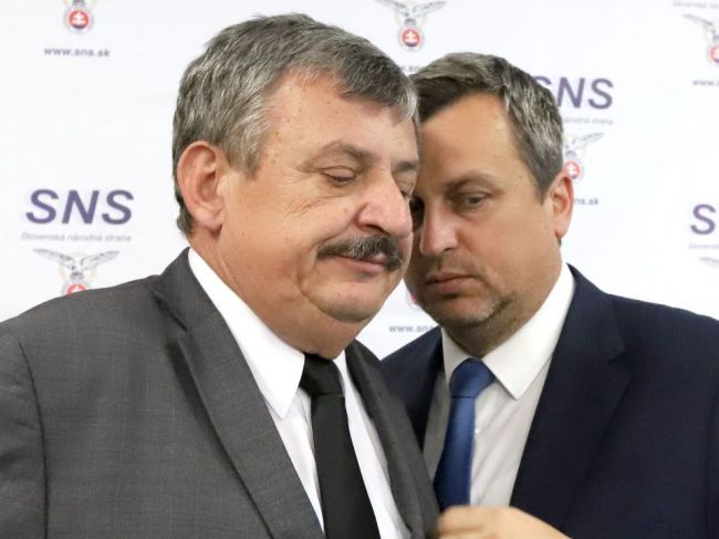 SNS má v sobotu na sneme voliť predsedu, kandidujú A. Danko a A. Hrnko