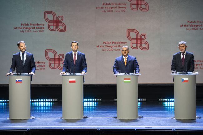 Premiéri V4 vyzvali Rusko, aby dôkladne vyšetrilo údajnú otravu Navaľného