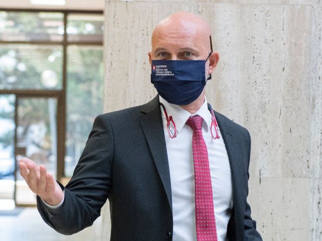 Gröhling: Príspevok na lyžiarsky výcvik a školu v prírode zostáva v platnosti