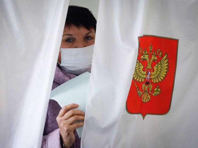 Rusi si volili nových gubernátorov, opozícia sa sťažuje na "nezrovnalosti"