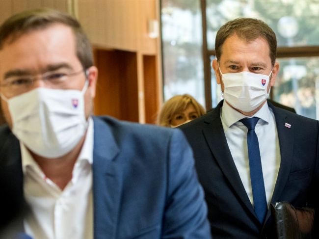 Premiér: Mám pocit, že pri návrhu sprísnených opatrení sa príliš "tlačí na pílu"