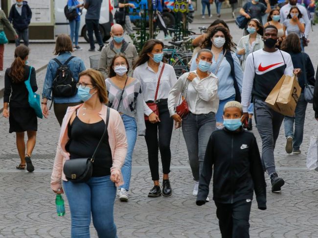 V Budapešti sprísnia sankcie za nenosenie rúška