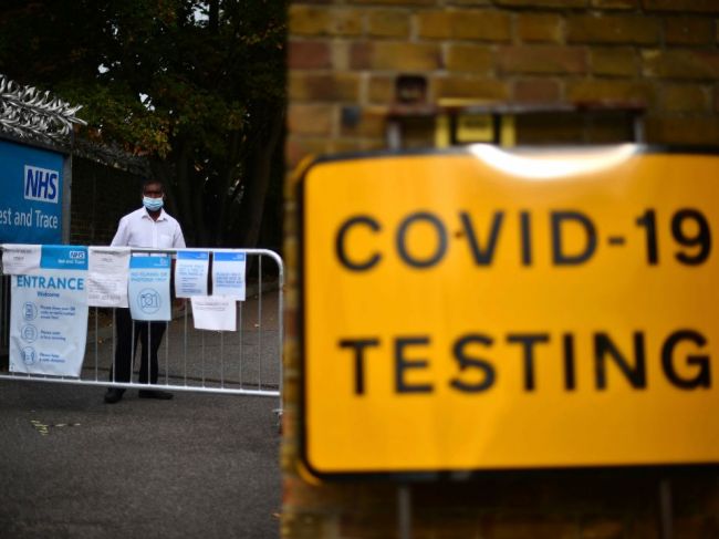 Británia hlási takmer 4000 nových denných prípadov nákazy koronavírusom