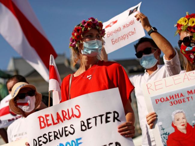 Poľsko navrhlo miliardový fond EÚ na pomoc Bielorusom