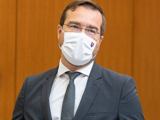 Minister zdravotníctva Krajčí musí opäť zostať v izolácii