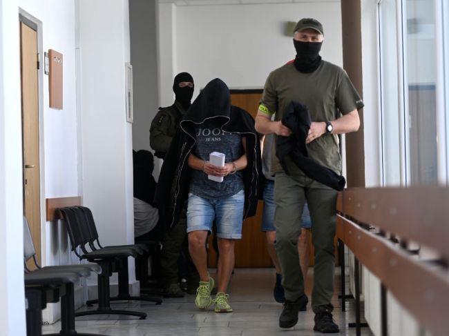 Dvoch obvinených v kauze Fatima budú stíhať väzobne